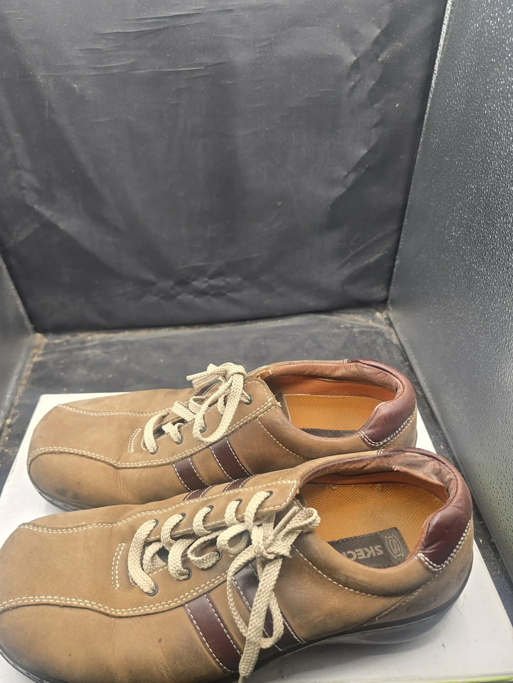 Skechers tan leather
